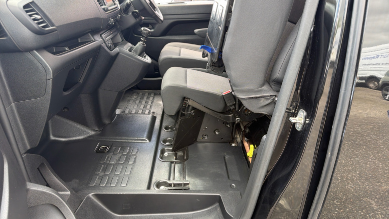 Vauxhall Vivaro L2 Diesel 3100 2.0d 145PS Pro H1 Van